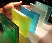 अपारदर्शी टुकड़े टुकड़े में सुरक्षा कांच रंगा हुआ PVB interlayer टुकड़े टुकड़े में ग्लास